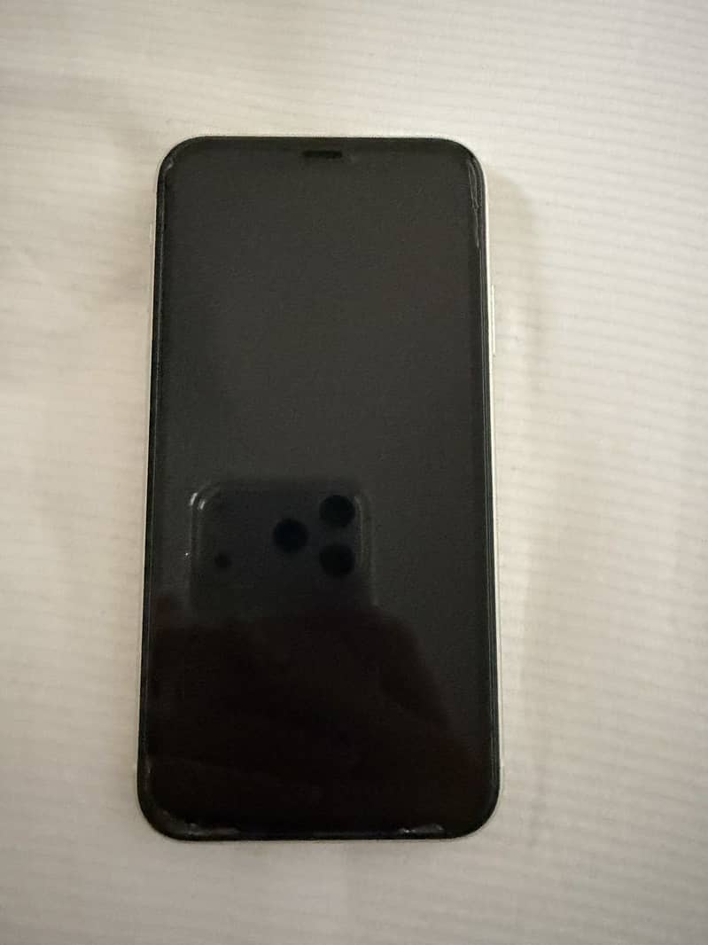 Apple iPhone 11 4
