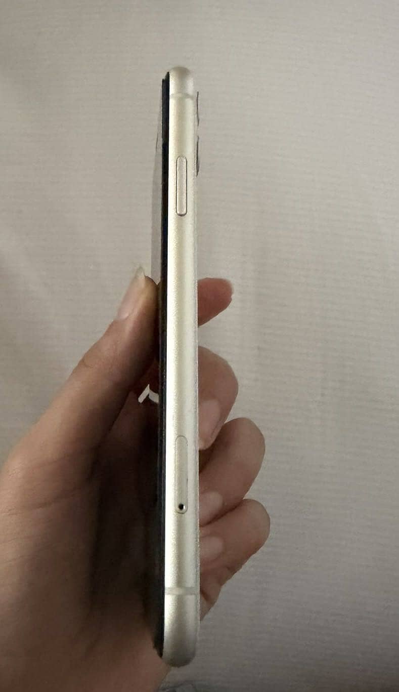 Apple iPhone 11 7