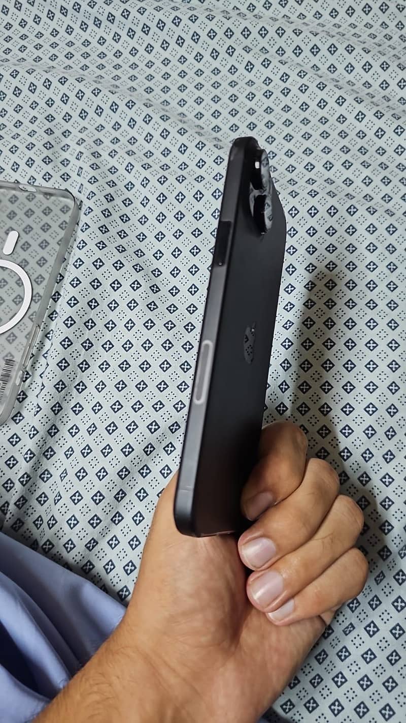 Apple iPhone 15 plus 1