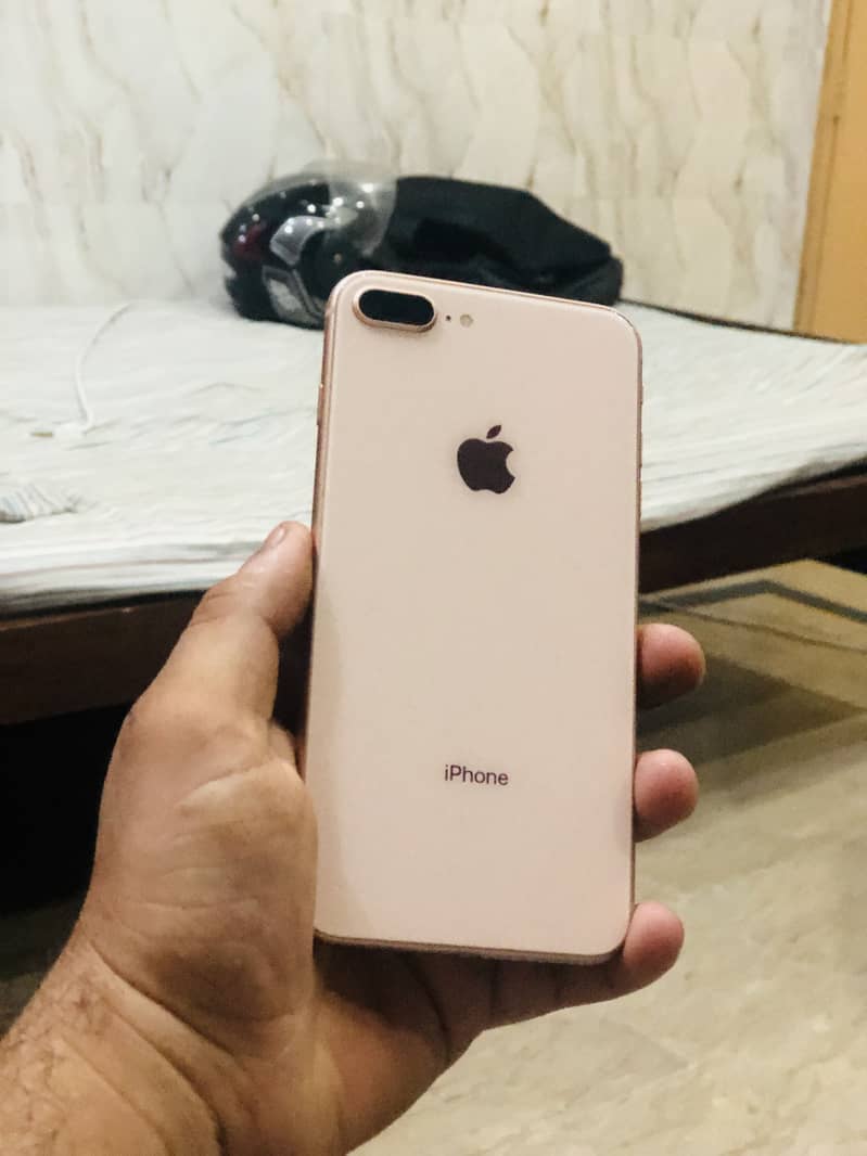 Apple iPhone 8 Plus 0