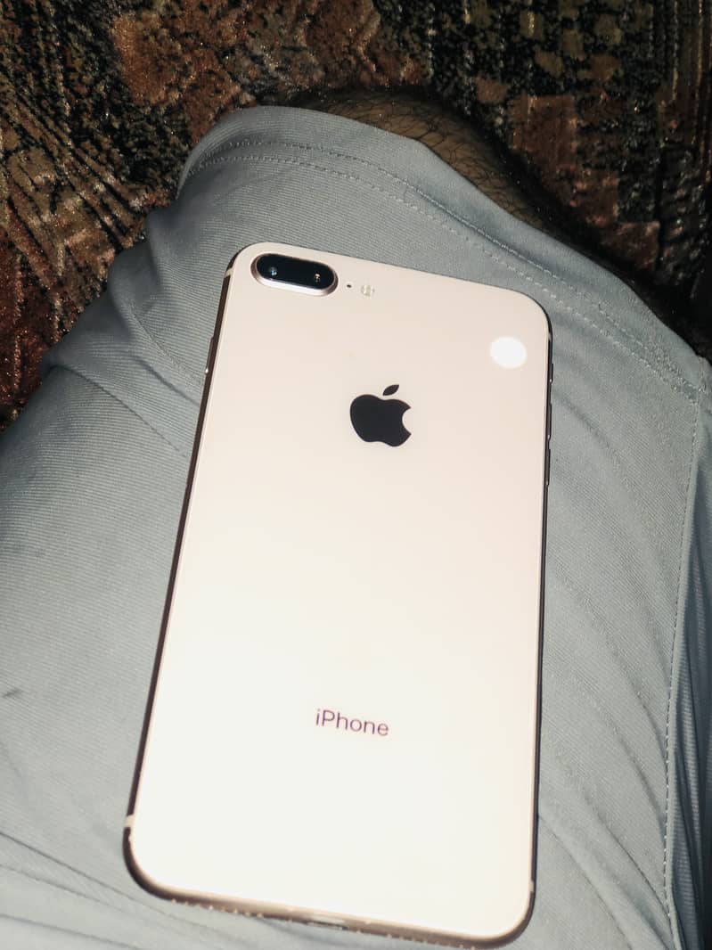 Apple iPhone 8 Plus 2