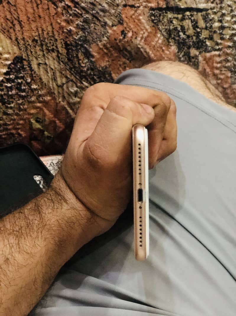 Apple iPhone 8 Plus 7