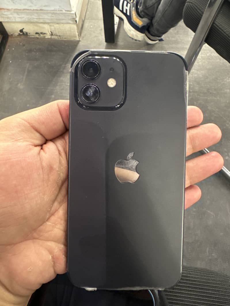 Apple iPhone 12 1