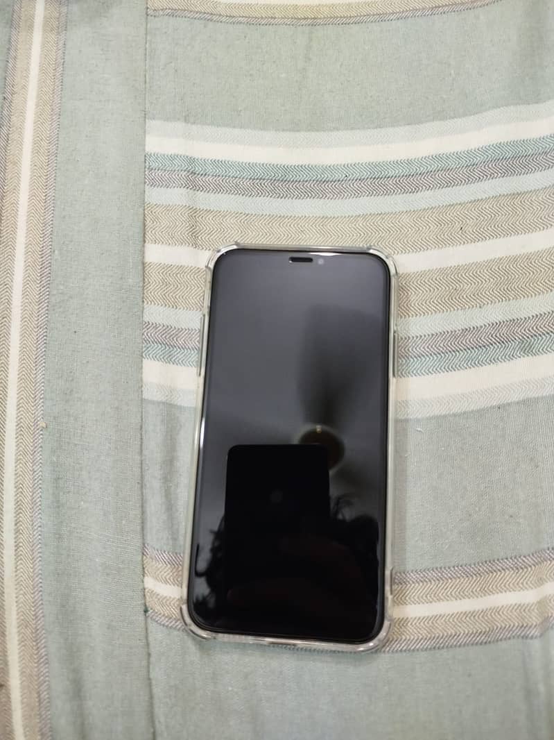 Apple iPhone XR 4