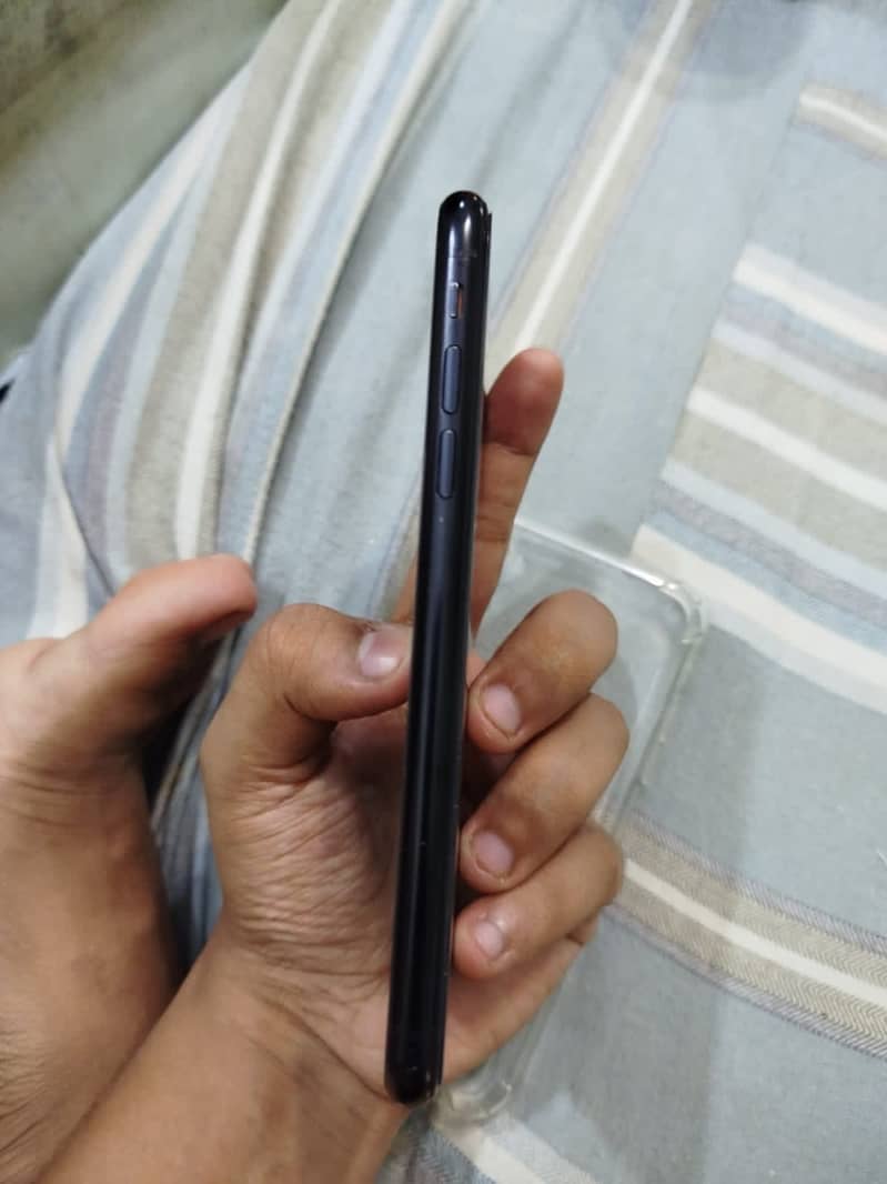 Apple iPhone XR 8