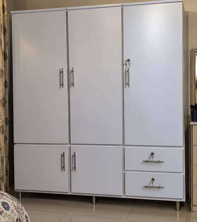 full big size modern cupboard/ almari/ wardrobe white elegant