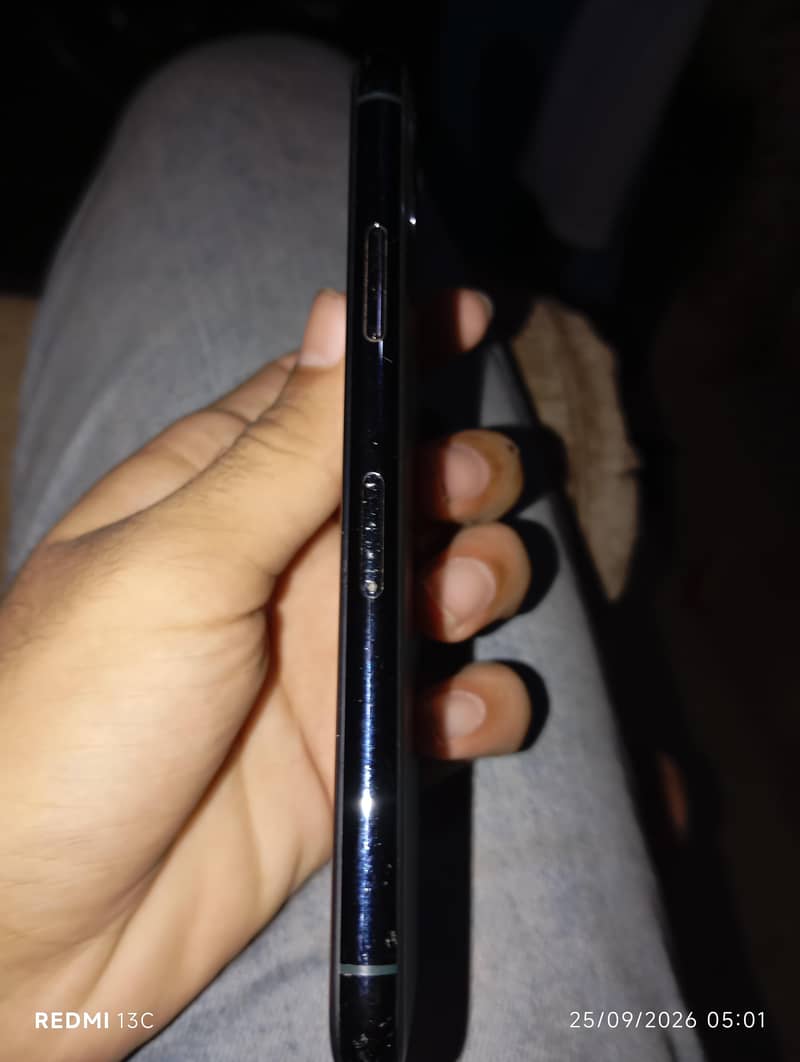 Apple iPhone 11 Pro 2