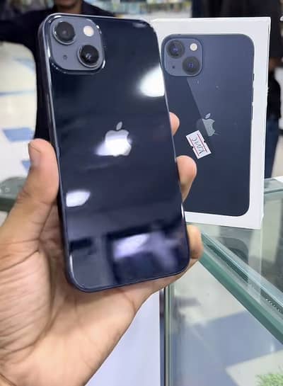 Apple iPhone 13