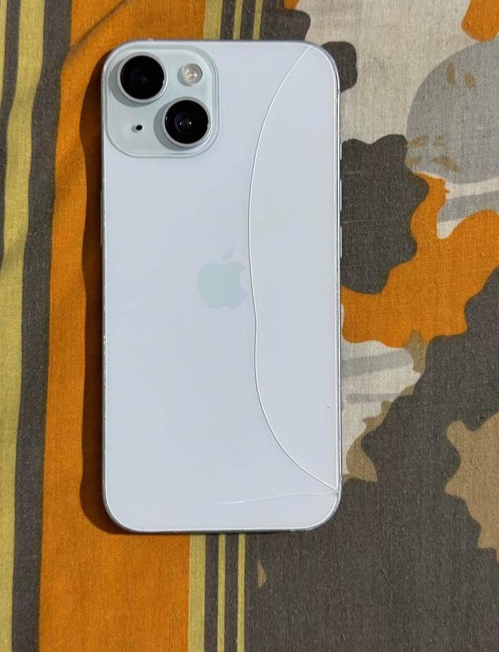 Apple iPhone 15 4