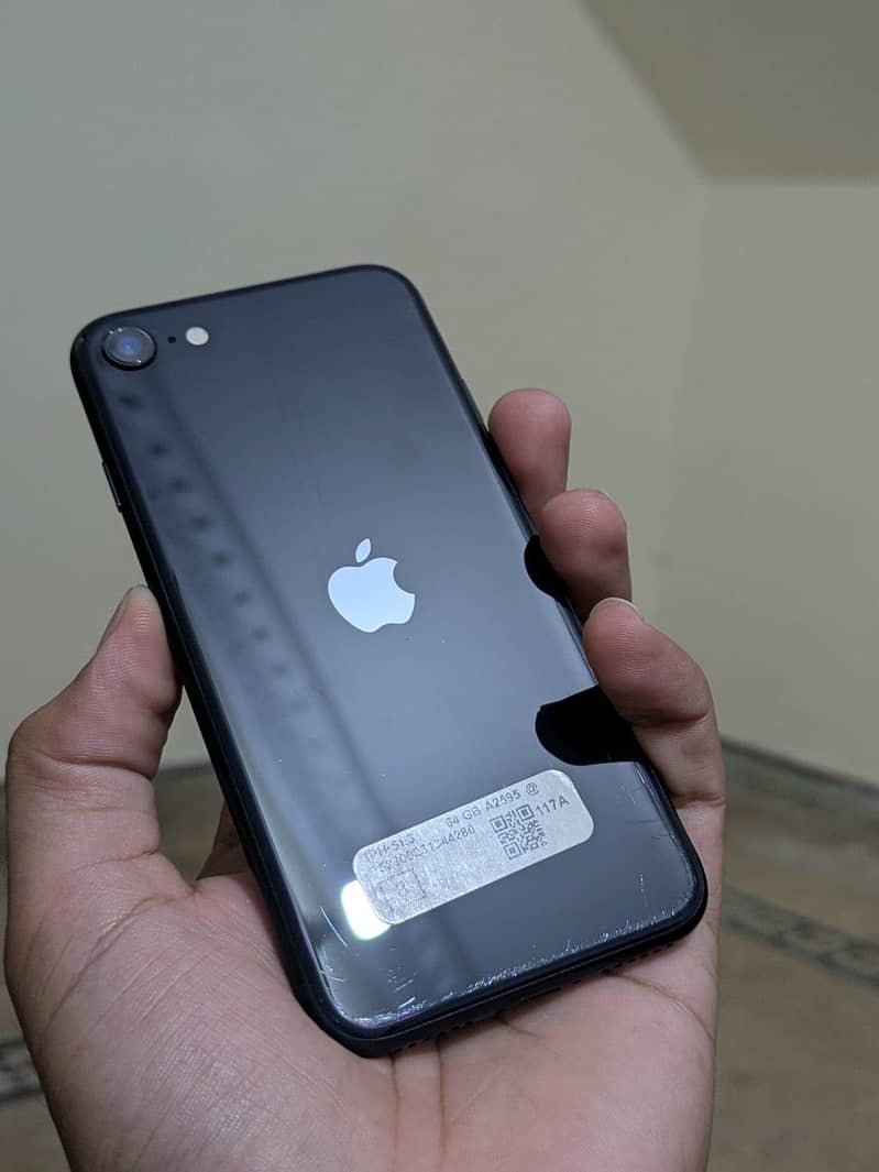 Apple iPhone SE 3 2