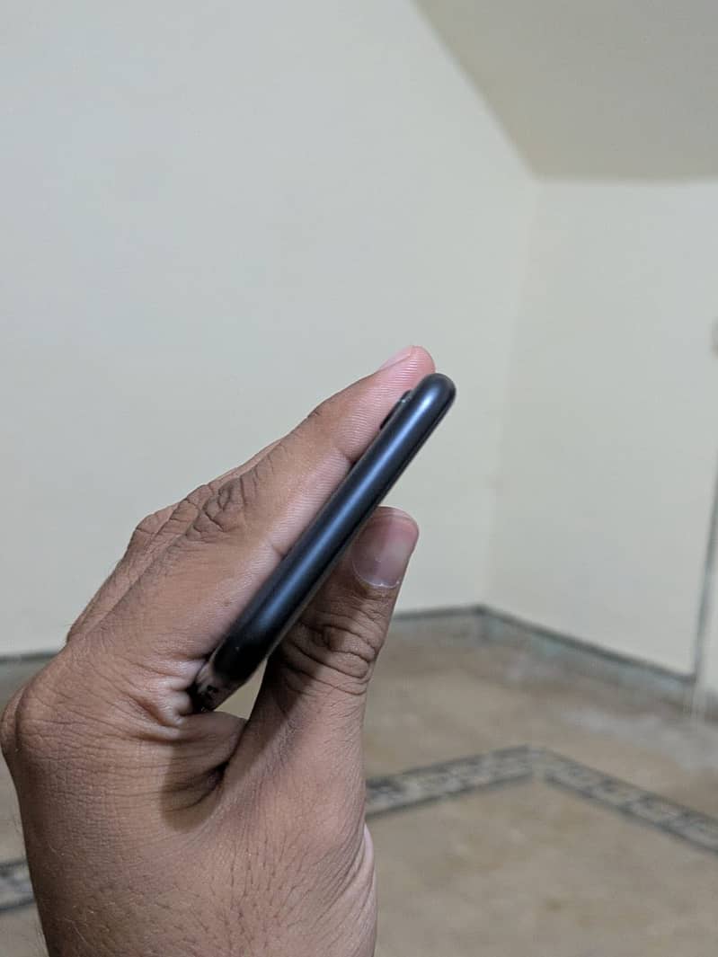 Apple iPhone SE 3 3