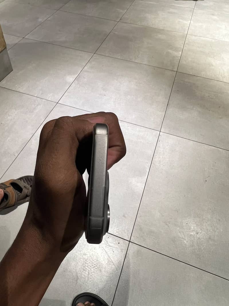 Apple iPhone 15 Pro 6