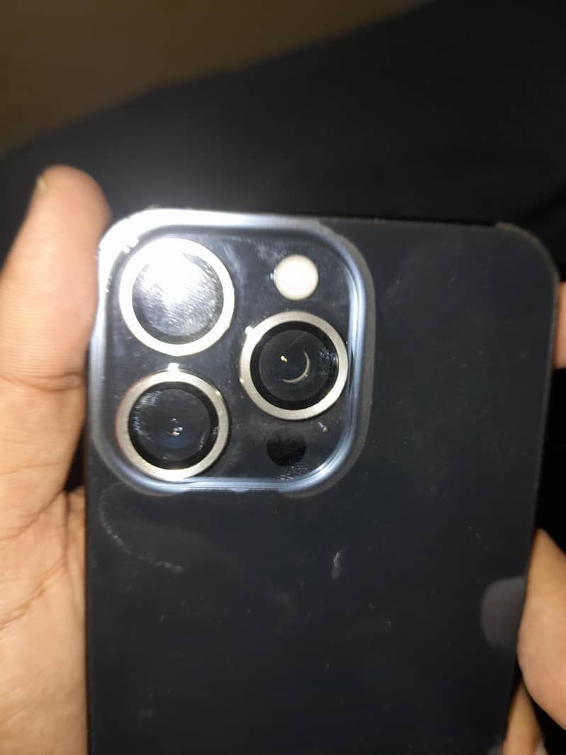 Apple iPhone 15 Pro Max 0