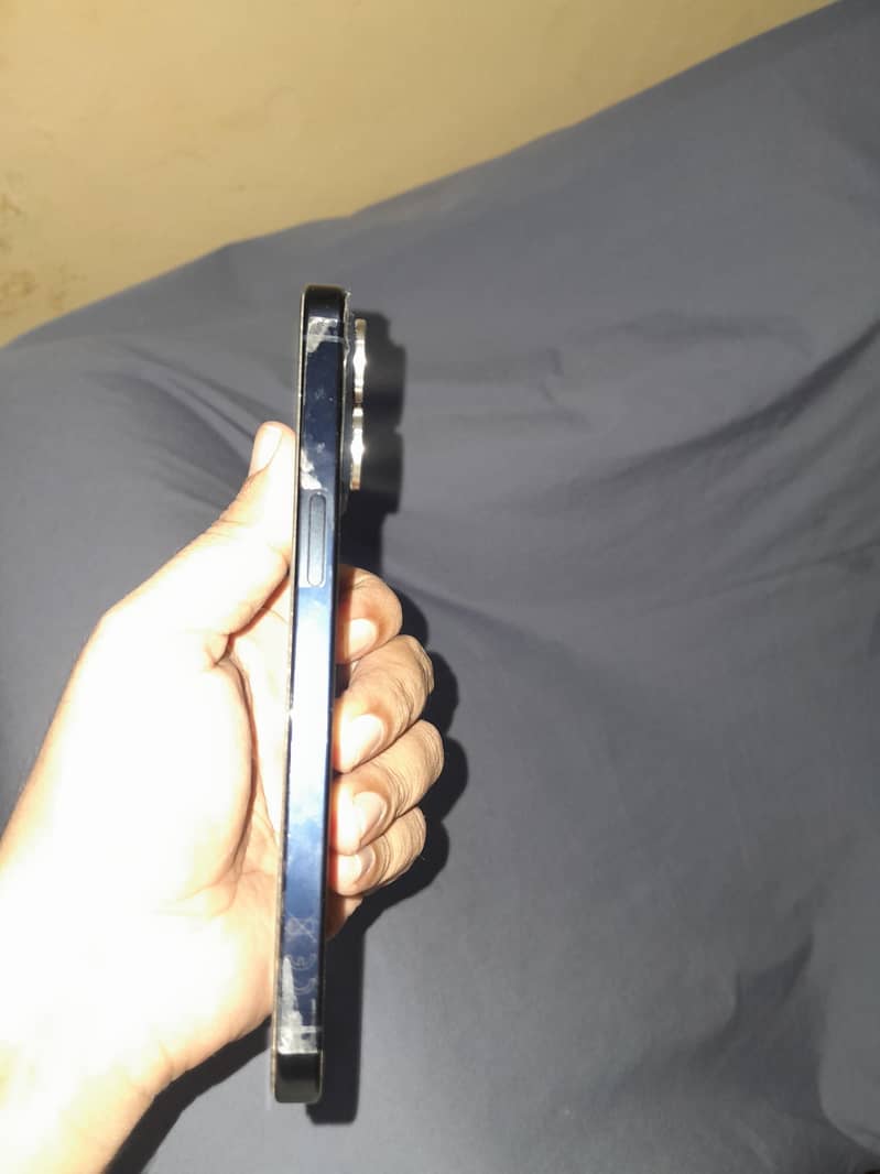 Apple iPhone 15 Pro Max 5