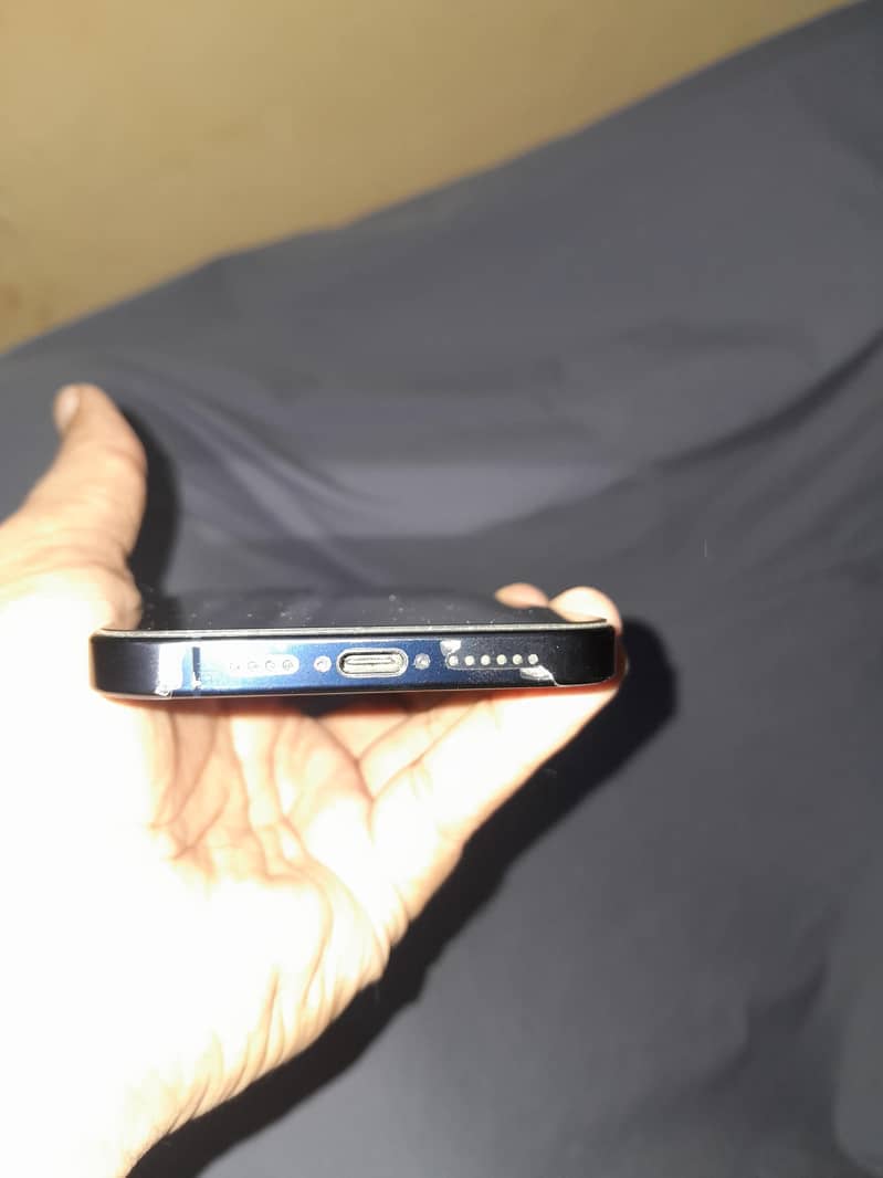 Apple iPhone 15 Pro Max 7