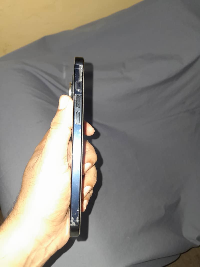 Apple iPhone 15 Pro Max 8