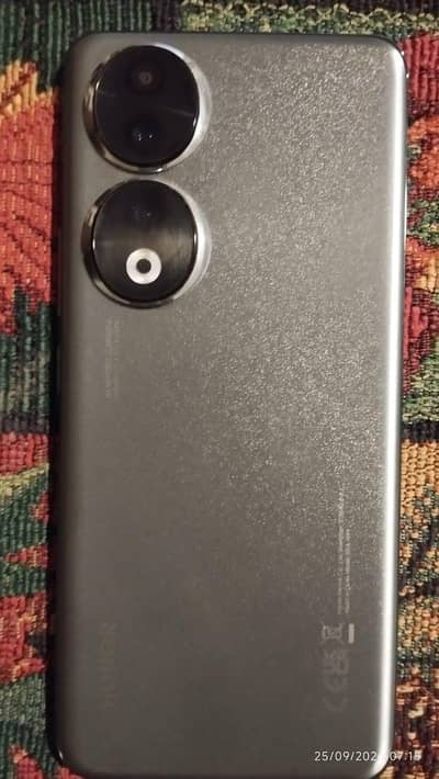 Honor 90