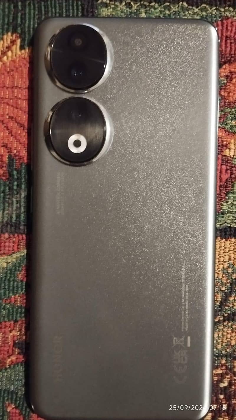 Honor 90 1
