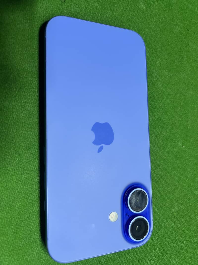Apple iPhone 16 5