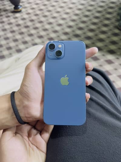 Apple iPhone 13