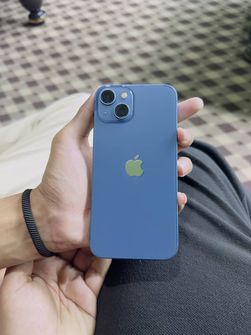 Apple iPhone 13 0