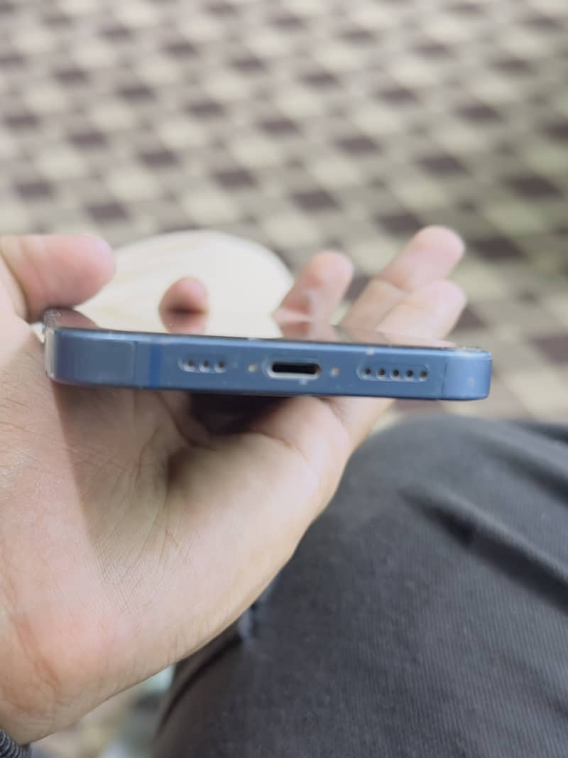 Apple iPhone 13 3