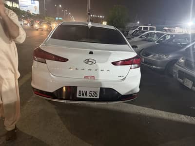 Hyundai Elantra 2021