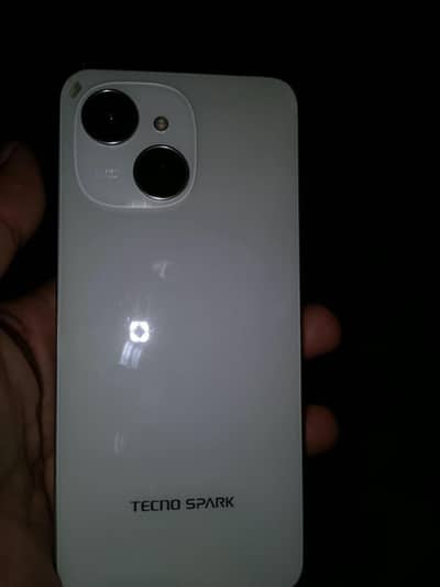 Tecno spark 40c 4+2/128 1 month warranty available