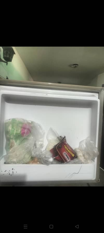 Dawlance medium size fridge final 40k never repair