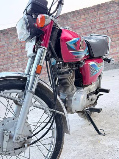 Honda 2024 Model for Sale Alhamdulillah, گاڑی 10/10 condition میں ہے،