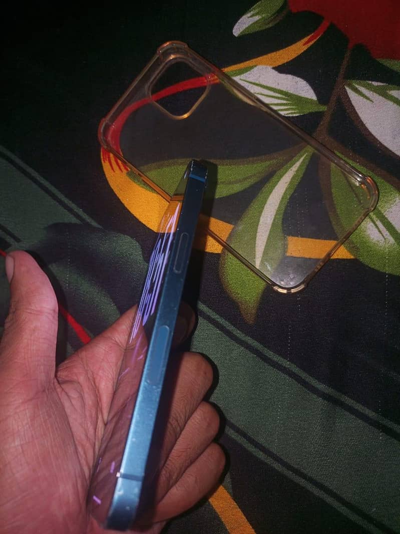 Apple iPhone 13 3