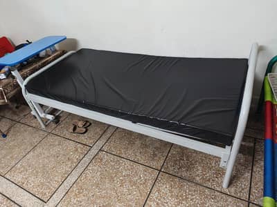 Patient Bed Manually