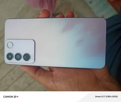Model vivo v 27 e