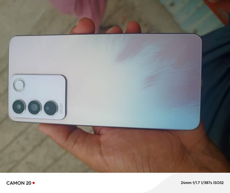 Model vivo v 27 e 0