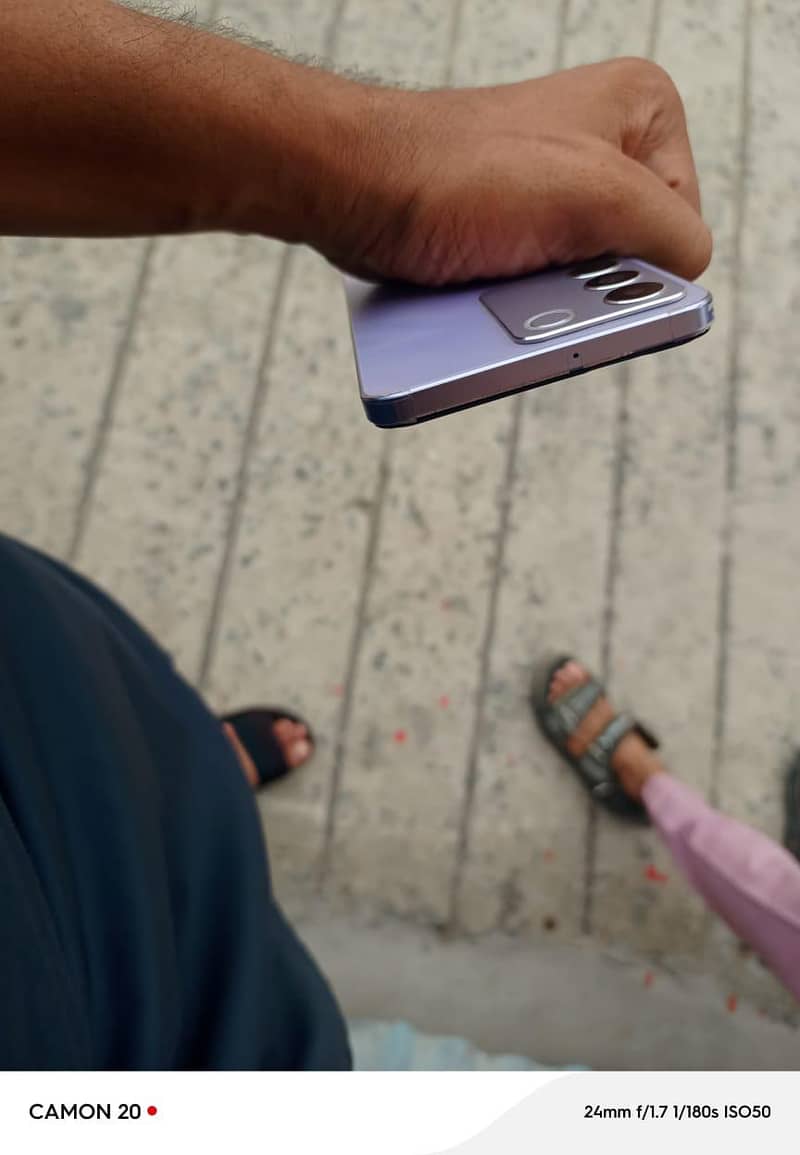 Model vivo v 27 e 1