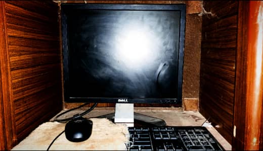 HP Desktop PC + LCD | 4GB RAM | 232GB HDD | Windows 10 | Complete Set