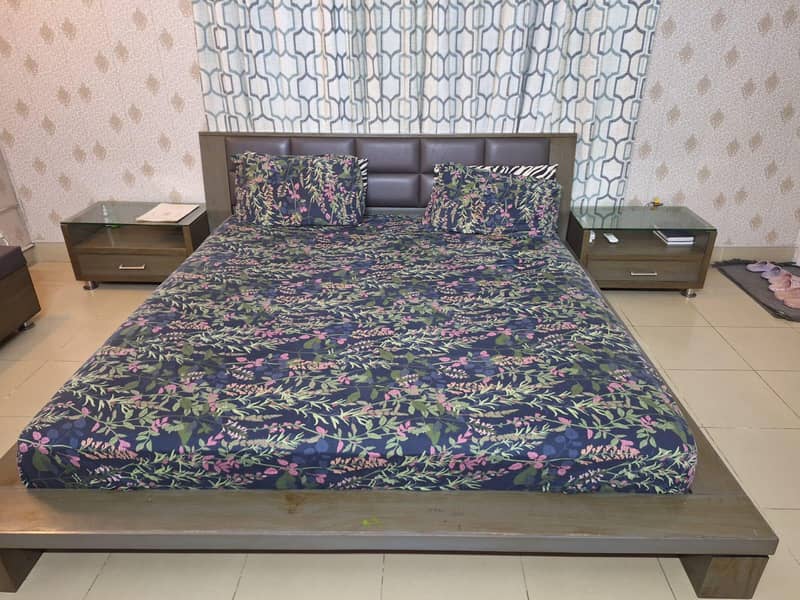 Bed Set with Dewan dresing Table 5