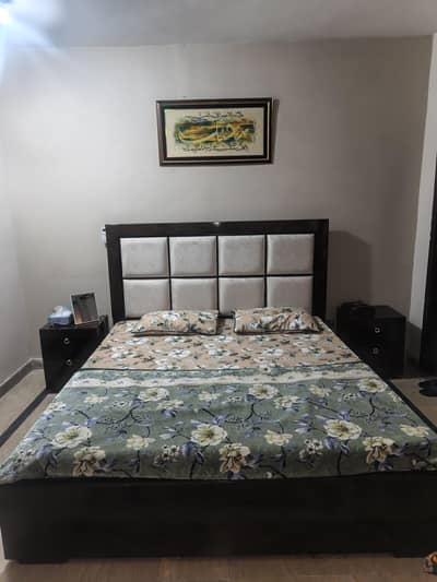 bed set dressing showcase and iron stand