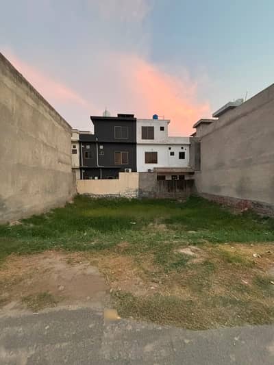 Avail Yourself A Great Near to Mosque 5 Marla Residential Plot In Park View City - Crystal Block