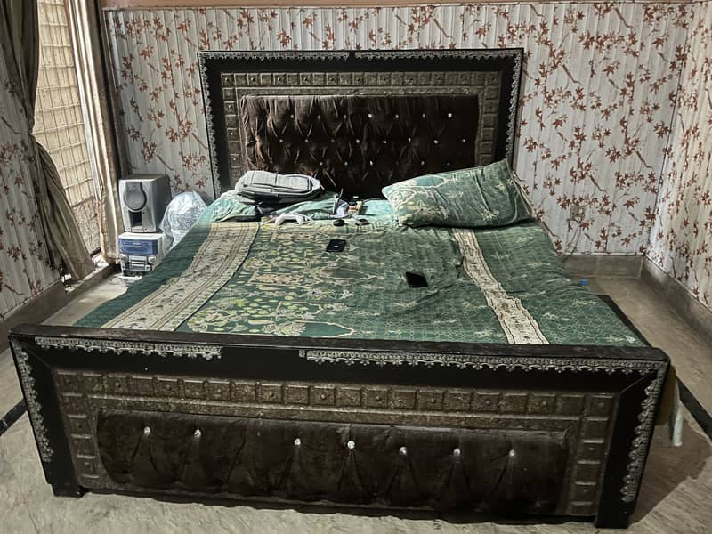 King size bed 1