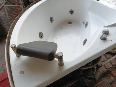 jaccuzi bath tub