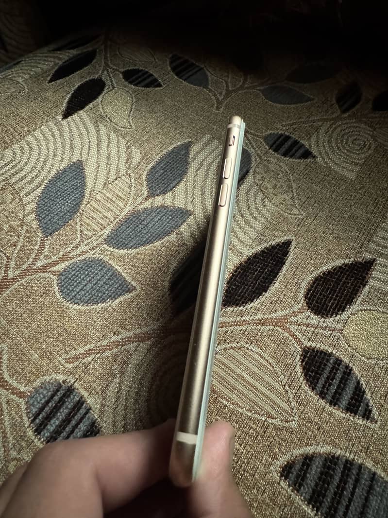 Apple iPhone 8 3