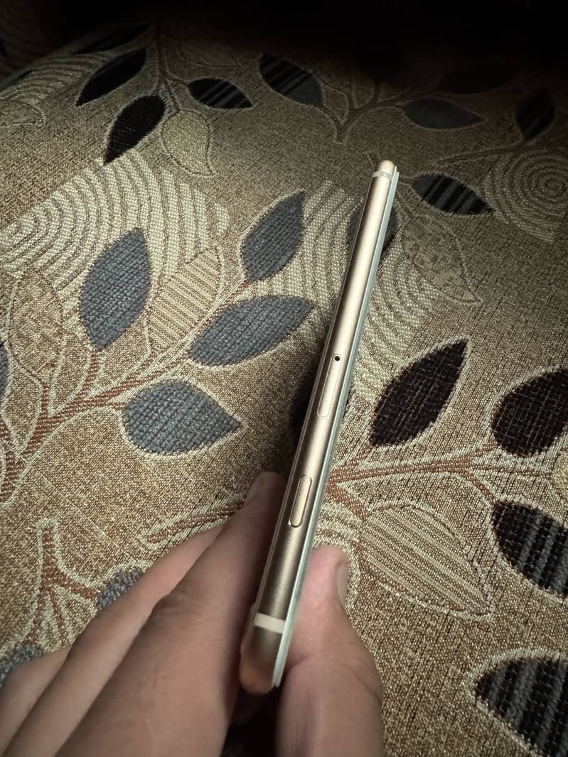Apple iPhone 8 4
