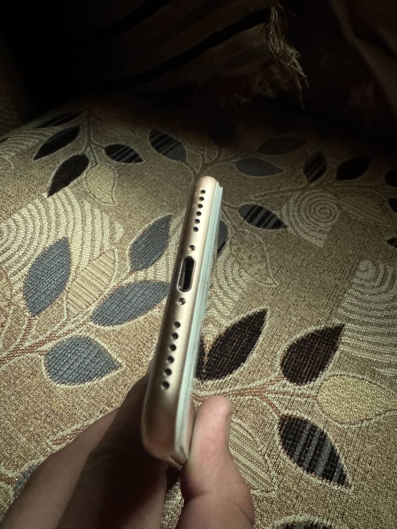 Apple iPhone 8 5