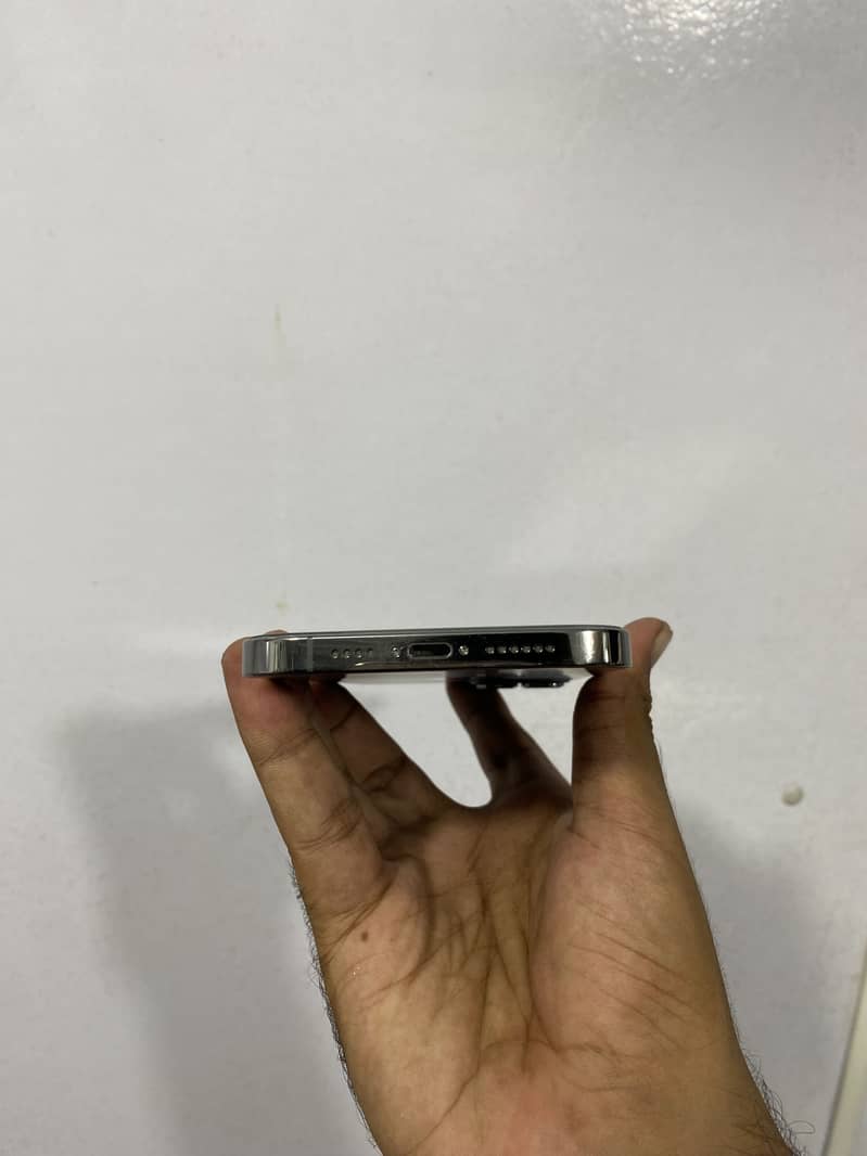 Apple iPhone 12 Pro Max 1