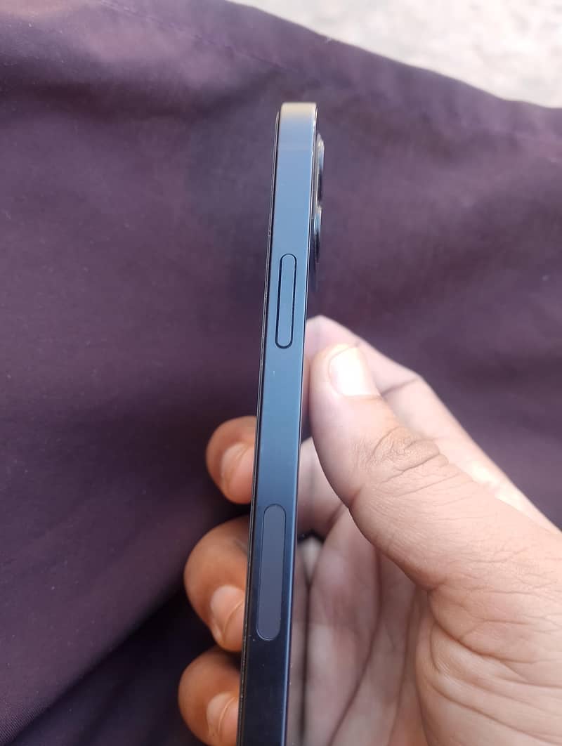 Apple iPhone 12 2