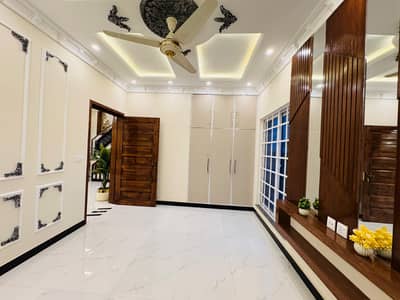 10 Marla House For Rent Available Sector C Jasmine Block Bahria Town Lahore