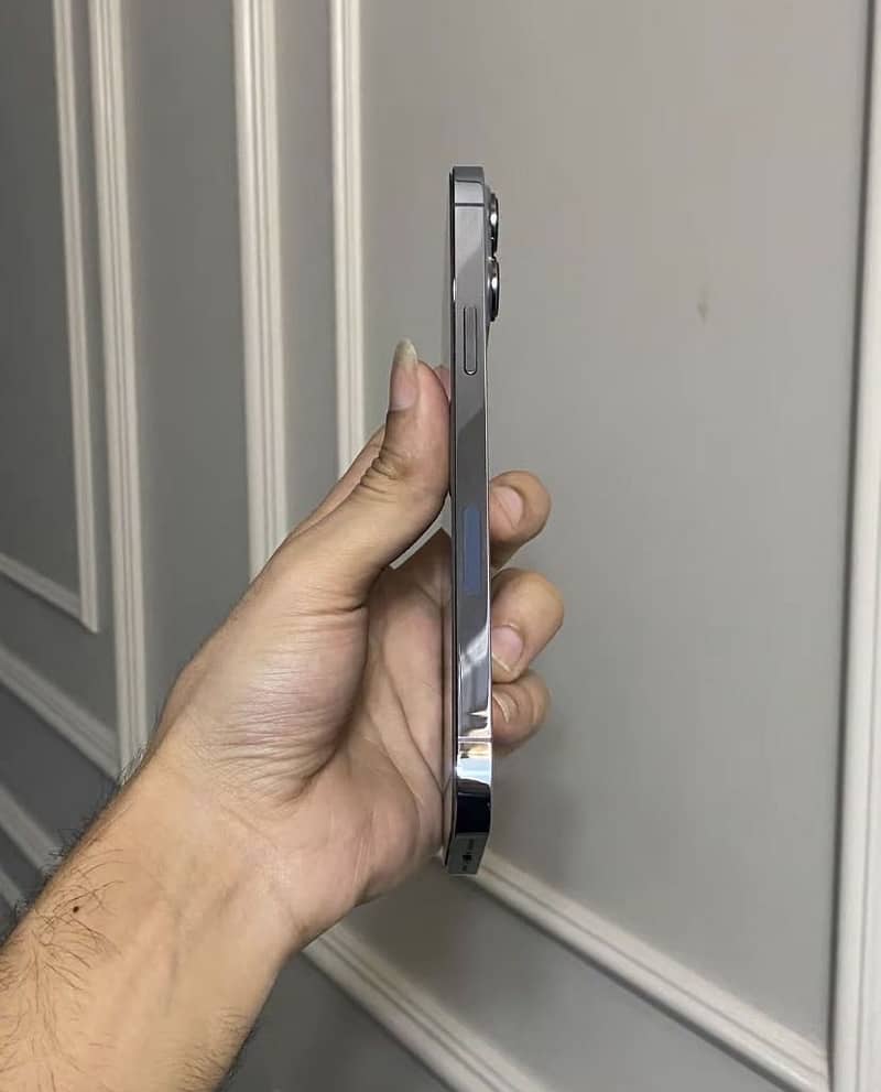 Apple iPhone 13 Pro 3