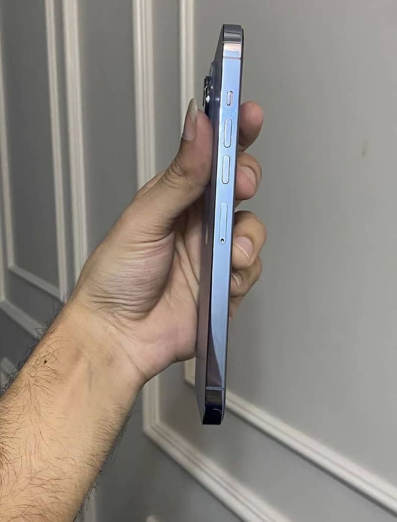 Apple iPhone 13 Pro 4