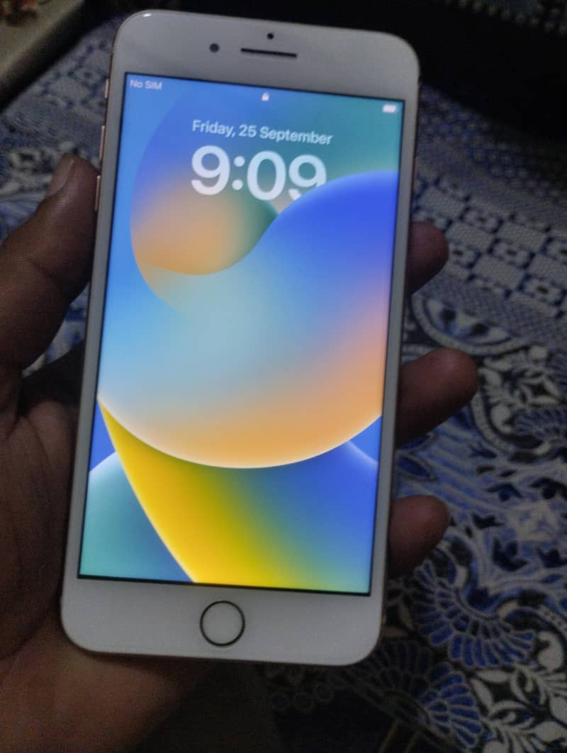 Apple iPhone 8 Plus 0